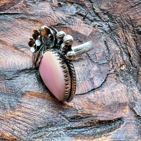 925 Sterling Silver Queen Conch Heart Floral Ring Size 8 Southwestern Statement - Picture 3 of 11